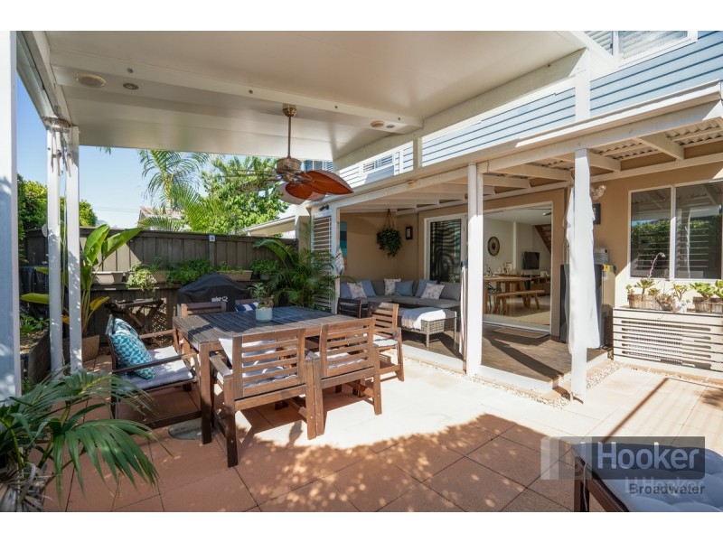 2/75 Broad Street, Labrador QLD 4215