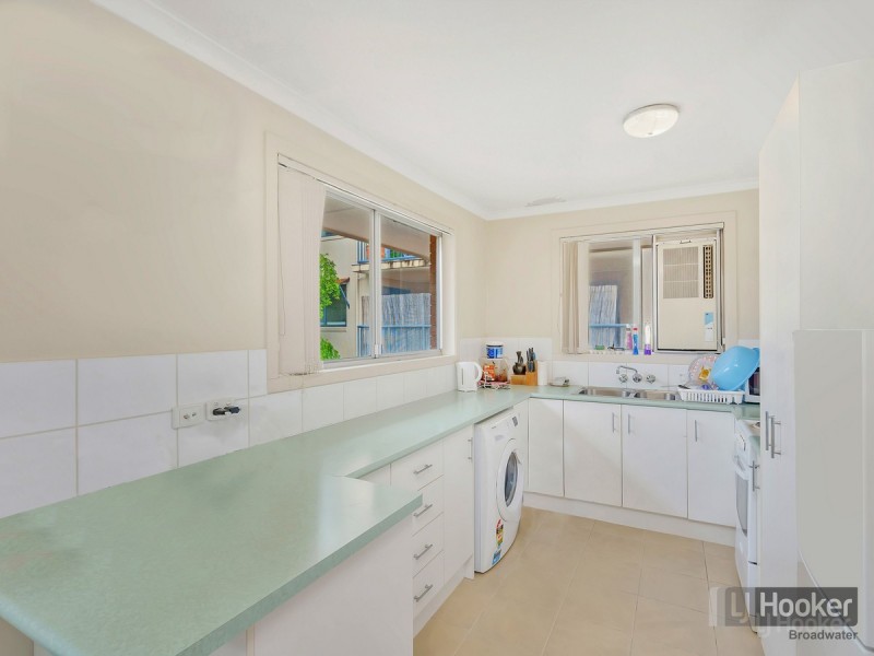 8/33 Middle Street, Labrador QLD 4215