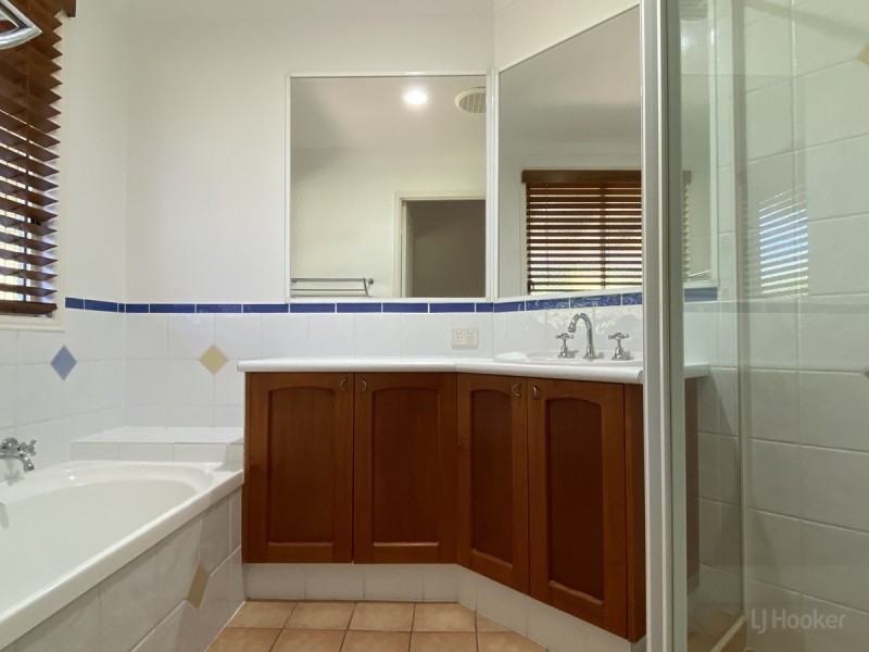 33 Jingella Street, Hope Island QLD 4212