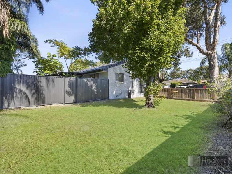134 Government Road, Labrador QLD 4215