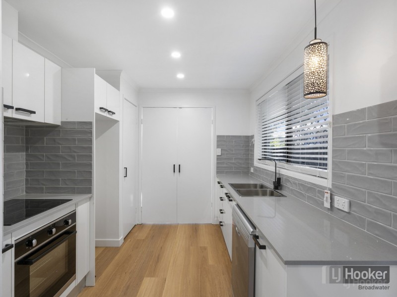 134 Government Road, Labrador QLD 4215