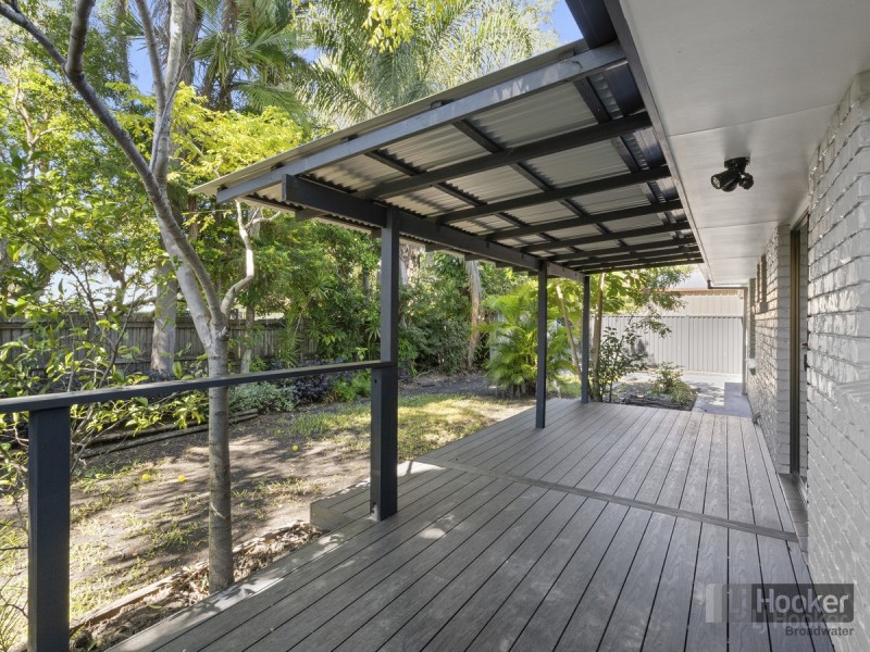 134 Government Road, Labrador QLD 4215