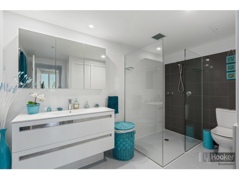 82/25 Surf Parade, Broadbeach QLD 4218