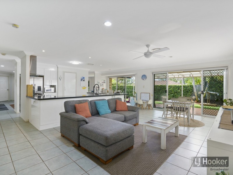 4 Hazeltine Place, Parkwood QLD 4214