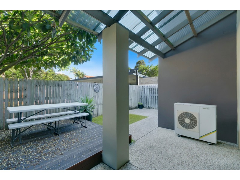 2/8-10 Gordon Street, Labrador QLD 4215