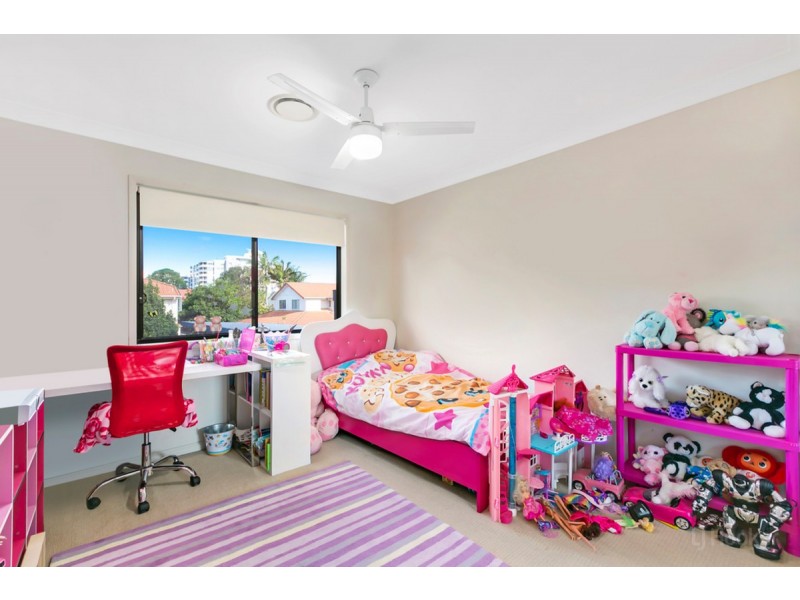 2/8-10 Gordon Street, Labrador QLD 4215