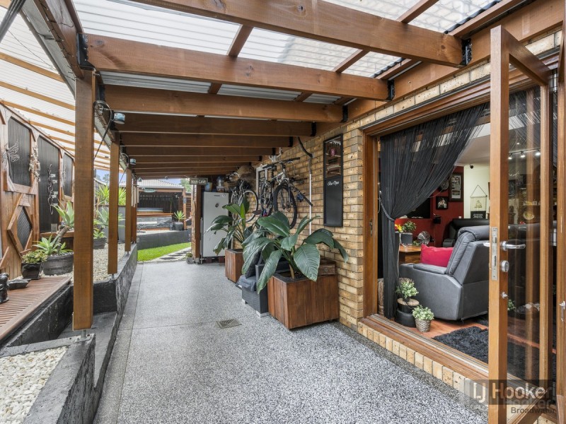 2/277 Government Road, Labrador QLD 4215