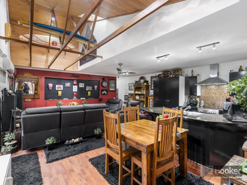 2/277 Government Road, Labrador QLD 4215