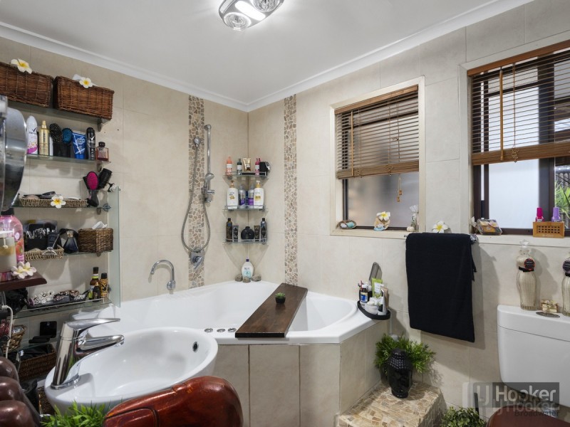 2/277 Government Road, Labrador QLD 4215