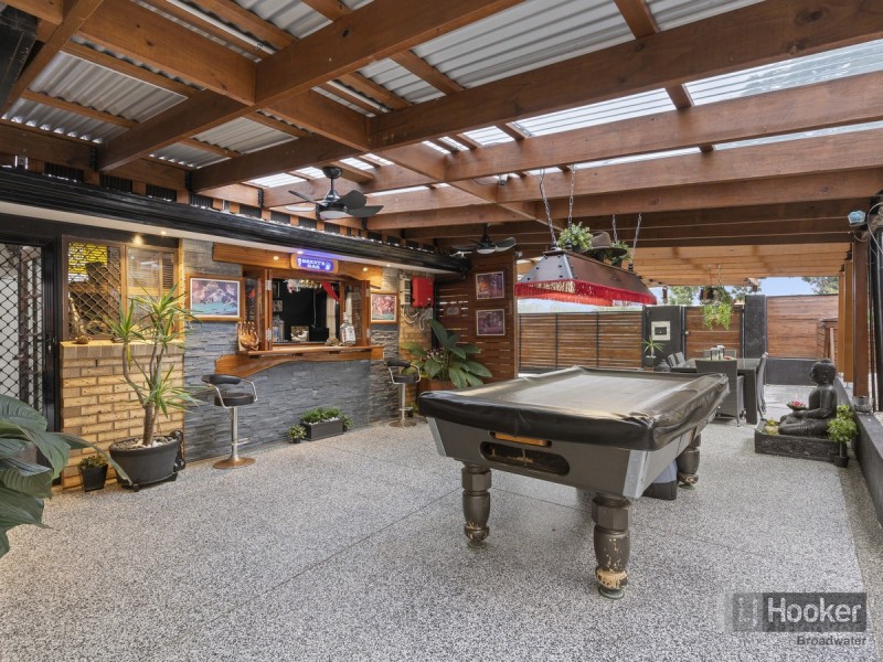 2/277 Government Road, Labrador QLD 4215