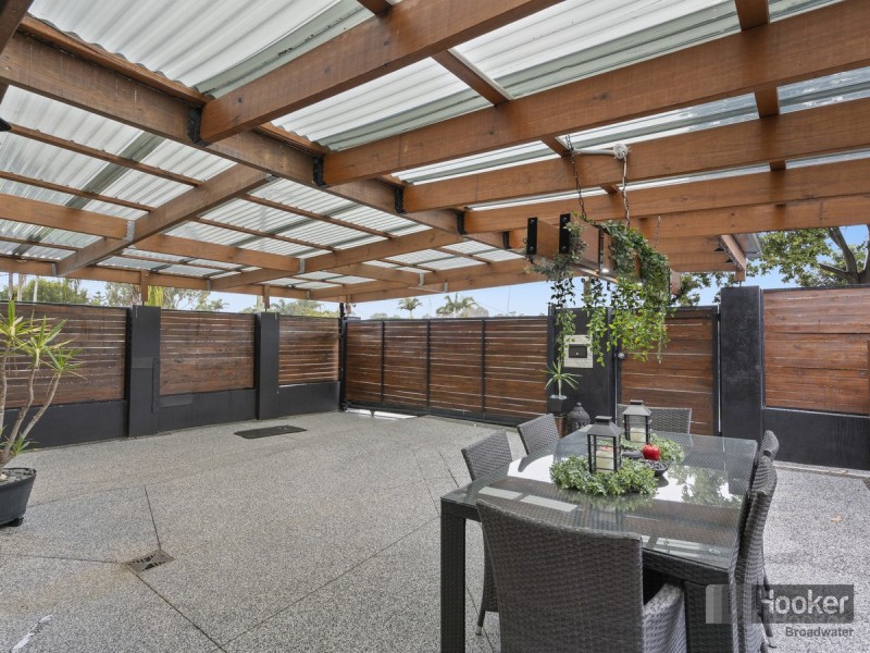 2/277 Government Road, Labrador QLD 4215