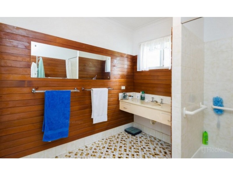 19 Lergessner, Biggera Waters QLD 4216