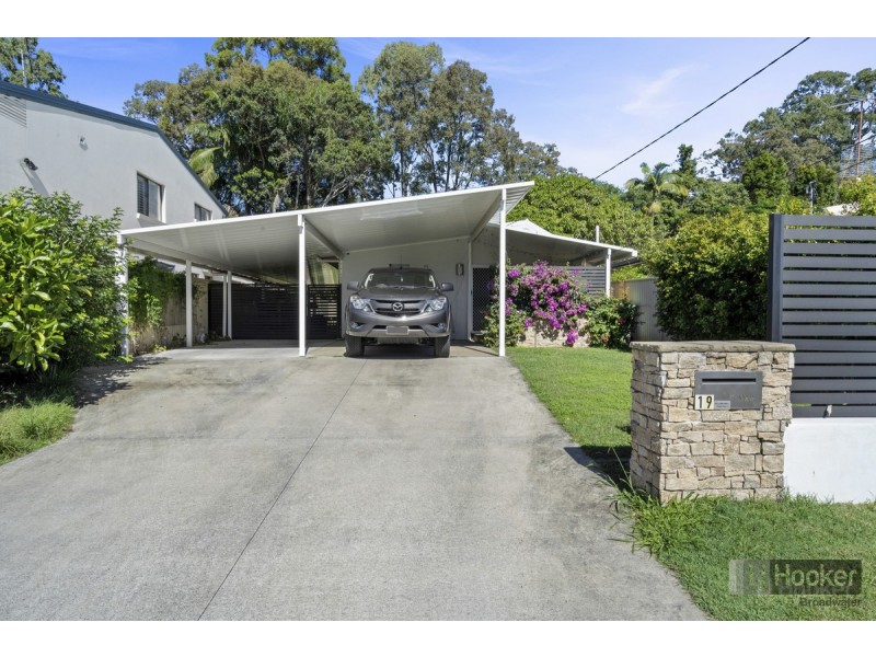 19 Nalkari Street, Coombabah QLD 4216