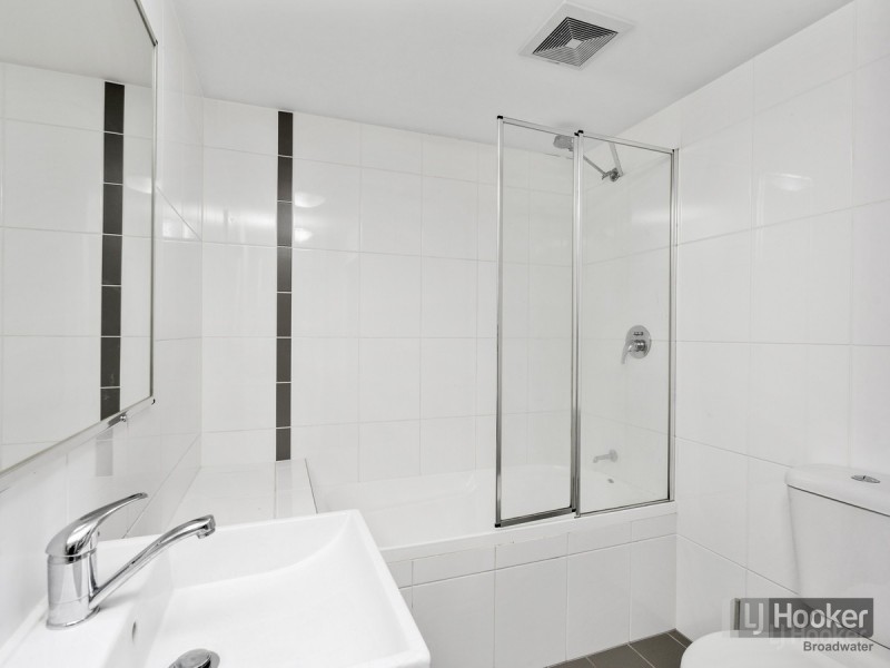 8/8-12 Proud Street, Labrador QLD 4215