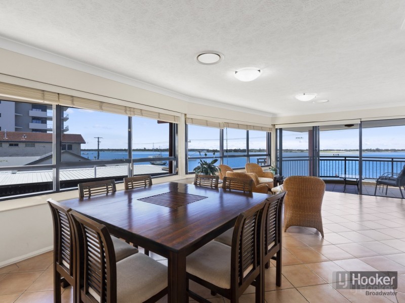 9/274 Marine Parade, Labrador QLD 4215