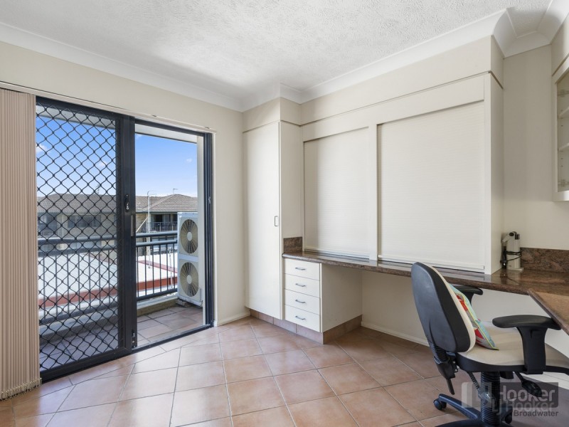 9/274 Marine Parade, Labrador QLD 4215
