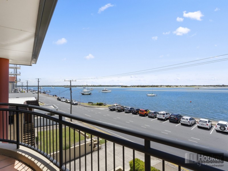 9/274 Marine Parade, Labrador QLD 4215