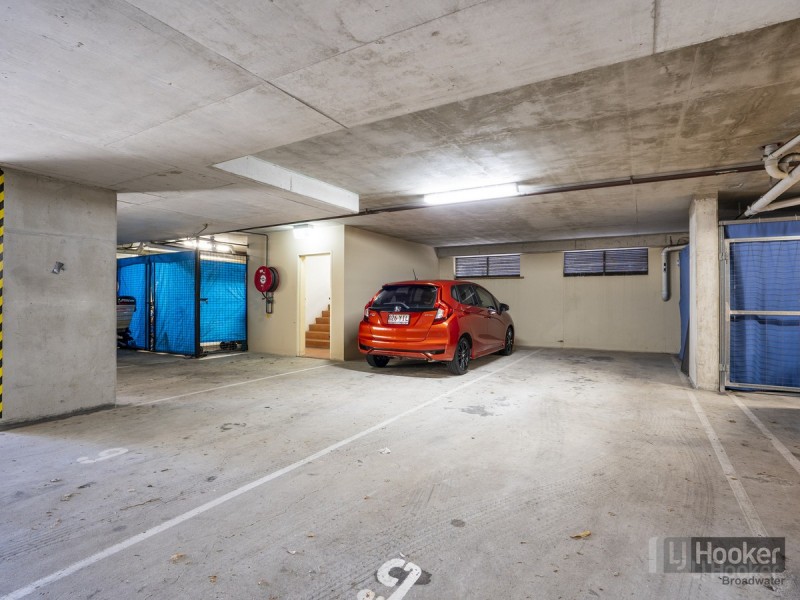 9/274 Marine Parade, Labrador QLD 4215