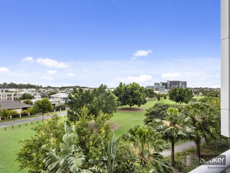 308/15 Compass Drive, Biggera Waters QLD 4216