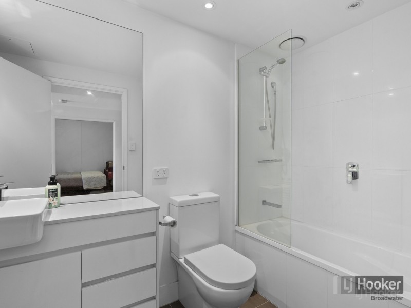 308/15 Compass Drive, Biggera Waters QLD 4216