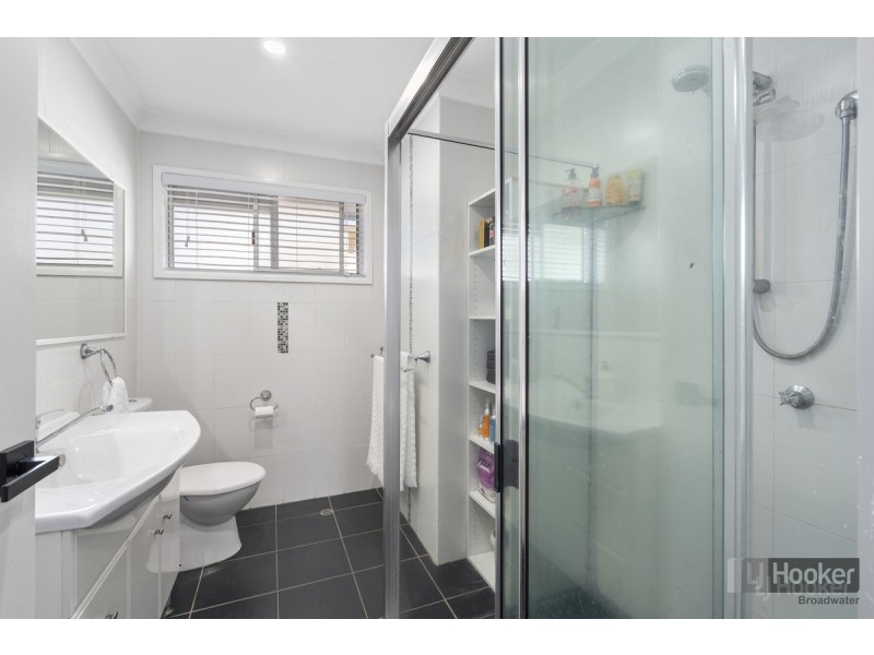 34 Ashbourne Terrace, Biggera Waters QLD 4216