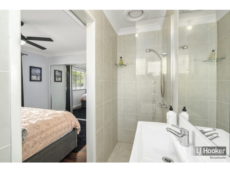 34 Ashbourne Terrace, Biggera Waters QLD 4216