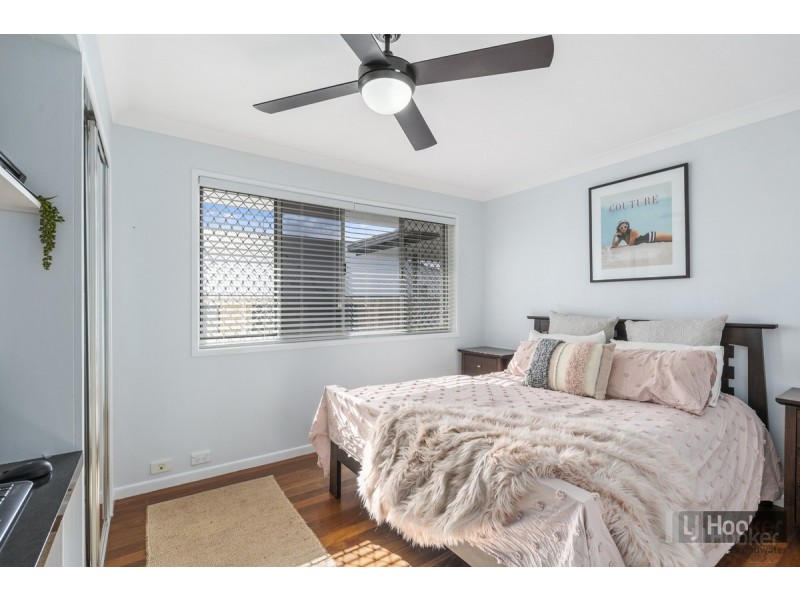 34 Ashbourne Terrace, Biggera Waters QLD 4216