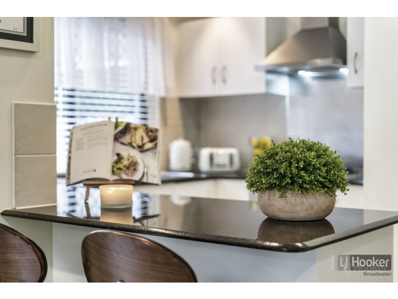 2/68 Broad Street, Labrador QLD 4215