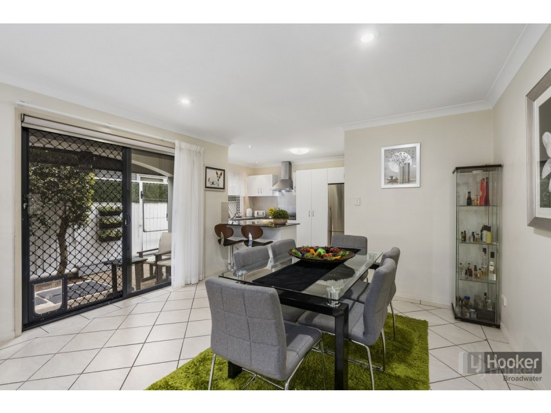 2/68 Broad Street, Labrador QLD 4215