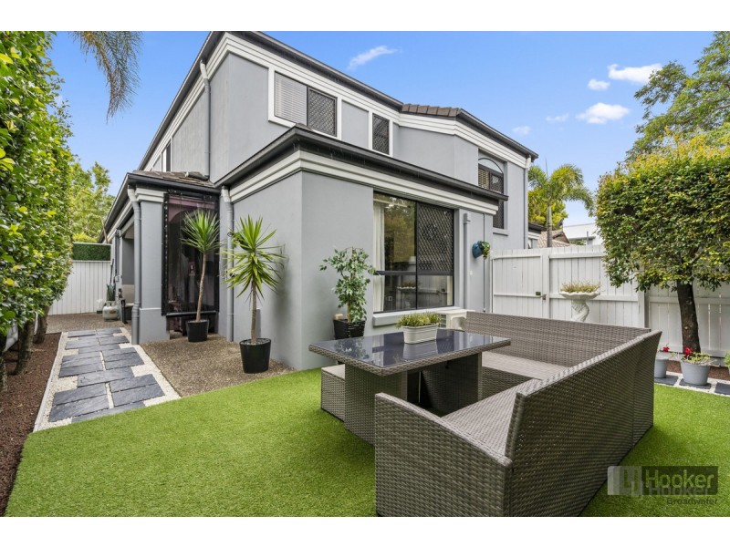 2/68 Broad Street, Labrador QLD 4215