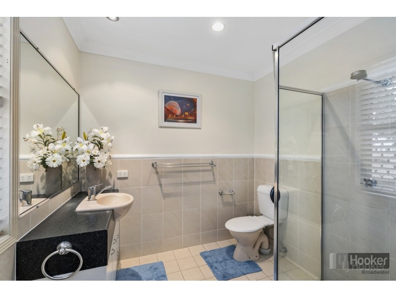2/68 Broad Street, Labrador QLD 4215