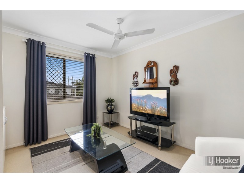 2/68 Broad Street, Labrador QLD 4215