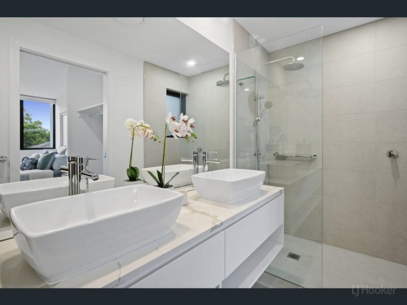 135 Eugaree Street, Southport QLD 4215