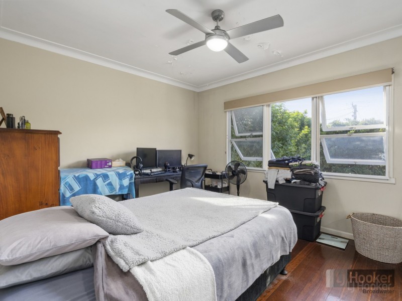 22 Heydon Avenue, Labrador QLD 4215