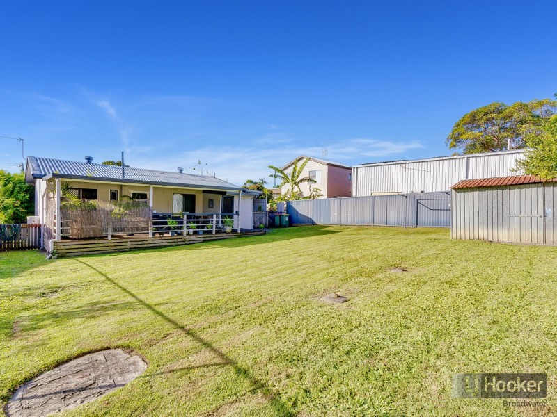 22 Heydon Avenue, Labrador QLD 4215