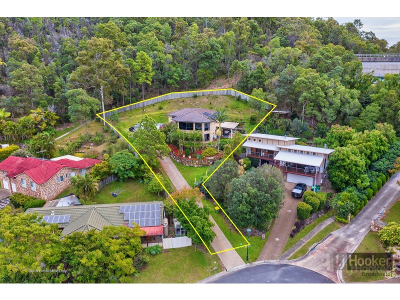 14 Clipperton Chase, Pacific Pines QLD 4211