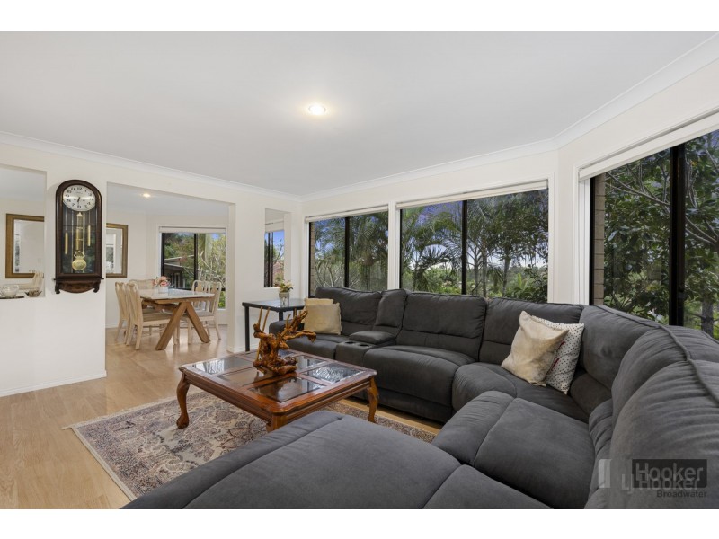 14 Clipperton Chase, Pacific Pines QLD 4211