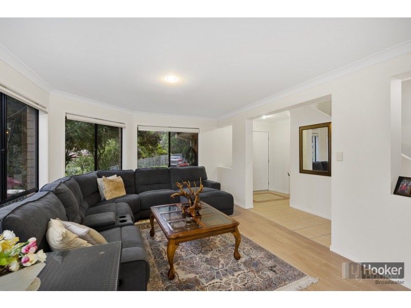 14 Clipperton Chase, Pacific Pines QLD 4211