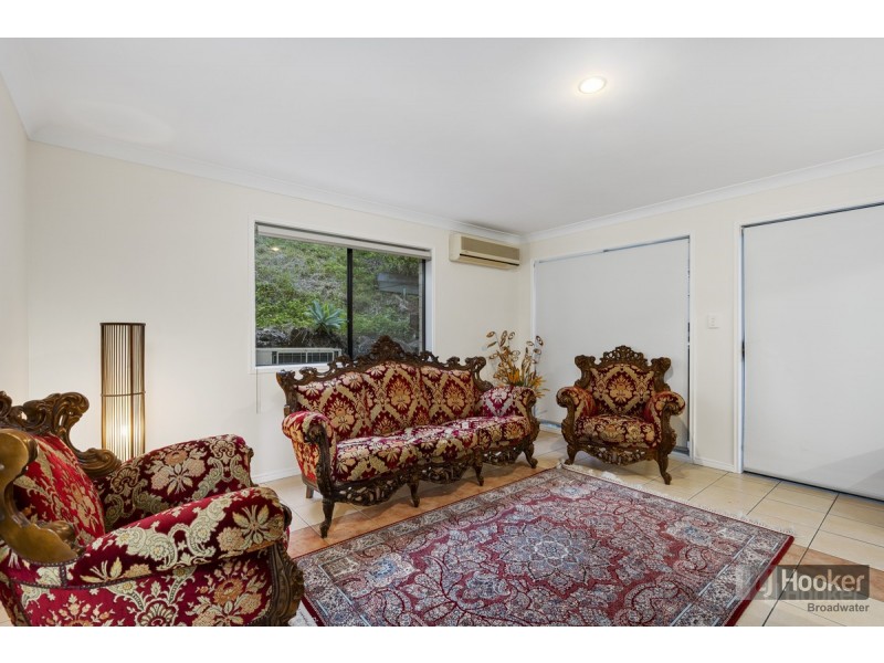 14 Clipperton Chase, Pacific Pines QLD 4211