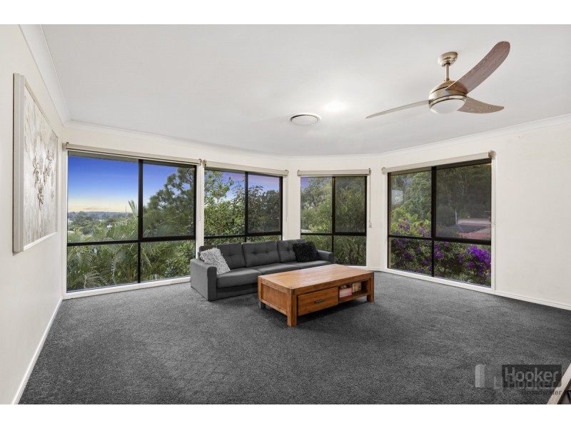 14 Clipperton Chase, Pacific Pines QLD 4211