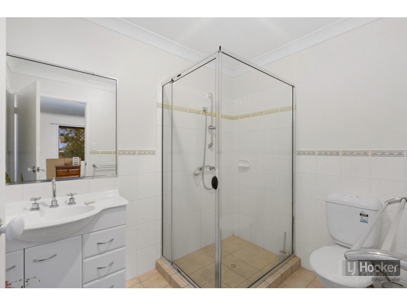 14 Clipperton Chase, Pacific Pines QLD 4211