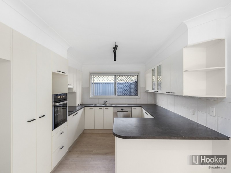 144 Government Road, Labrador QLD 4215