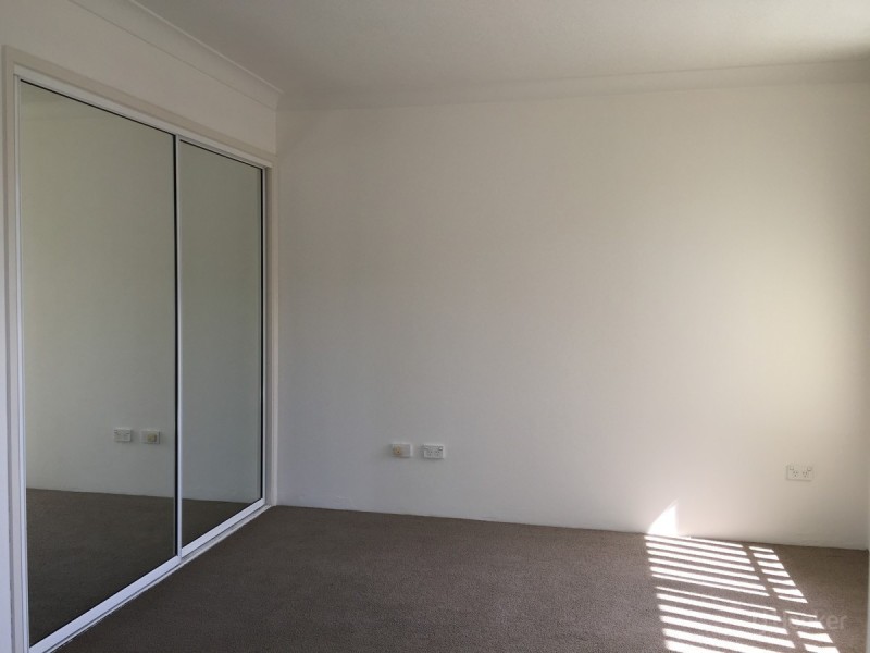 3/194 Marine Parade, Labrador QLD 4215