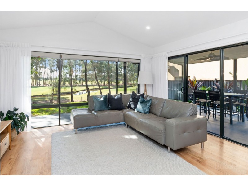 45 Ballybunyon Crescent, Hope Island QLD 4212