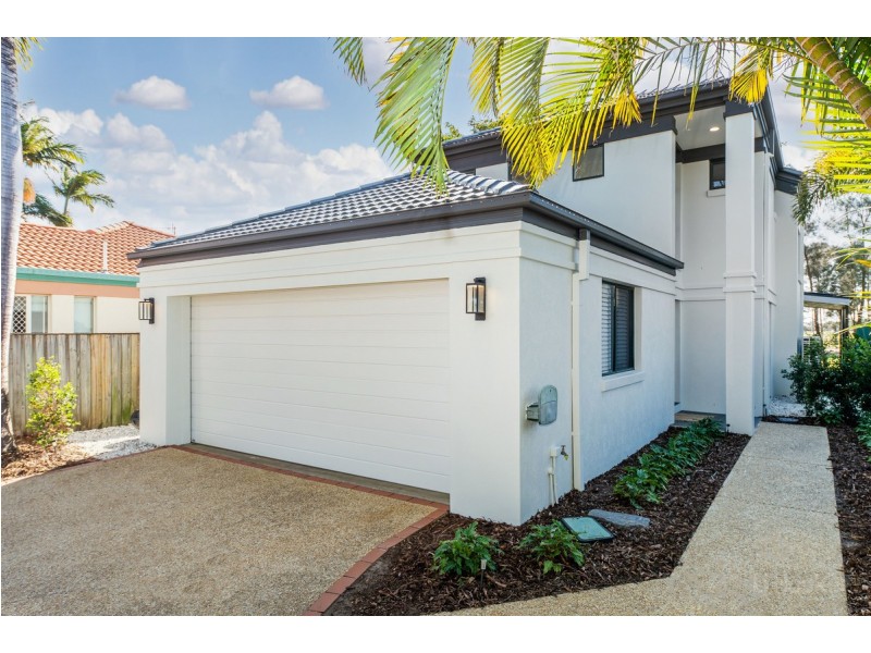 45 Ballybunyon Crescent, Hope Island QLD 4212
