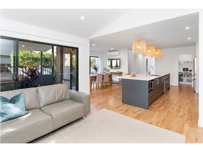 45 Ballybunyon Crescent, Hope Island QLD 4212