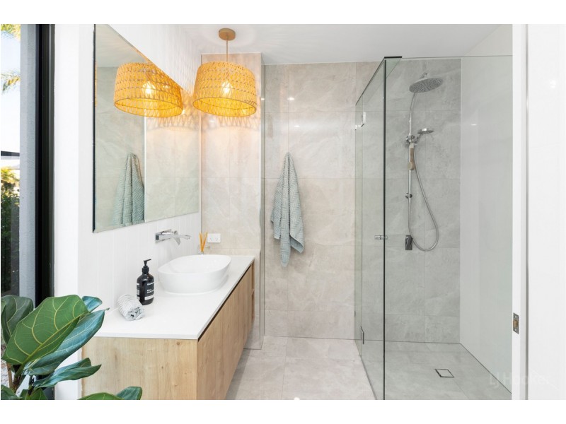 45 Ballybunyon Crescent, Hope Island QLD 4212