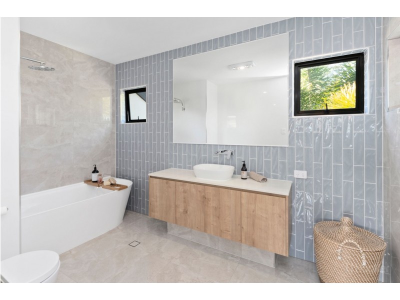 45 Ballybunyon Crescent, Hope Island QLD 4212