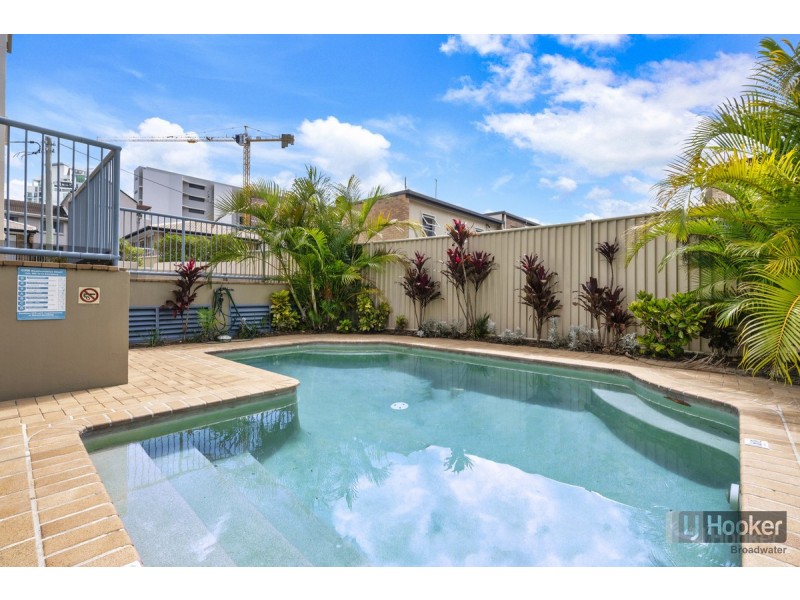 15/103 Frank Street, Labrador QLD 4215