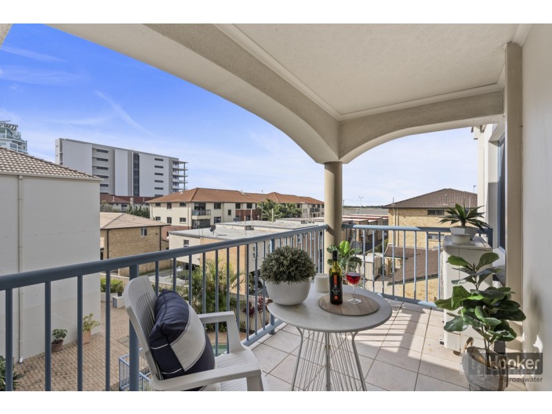 15/103 Frank Street, Labrador QLD 4215